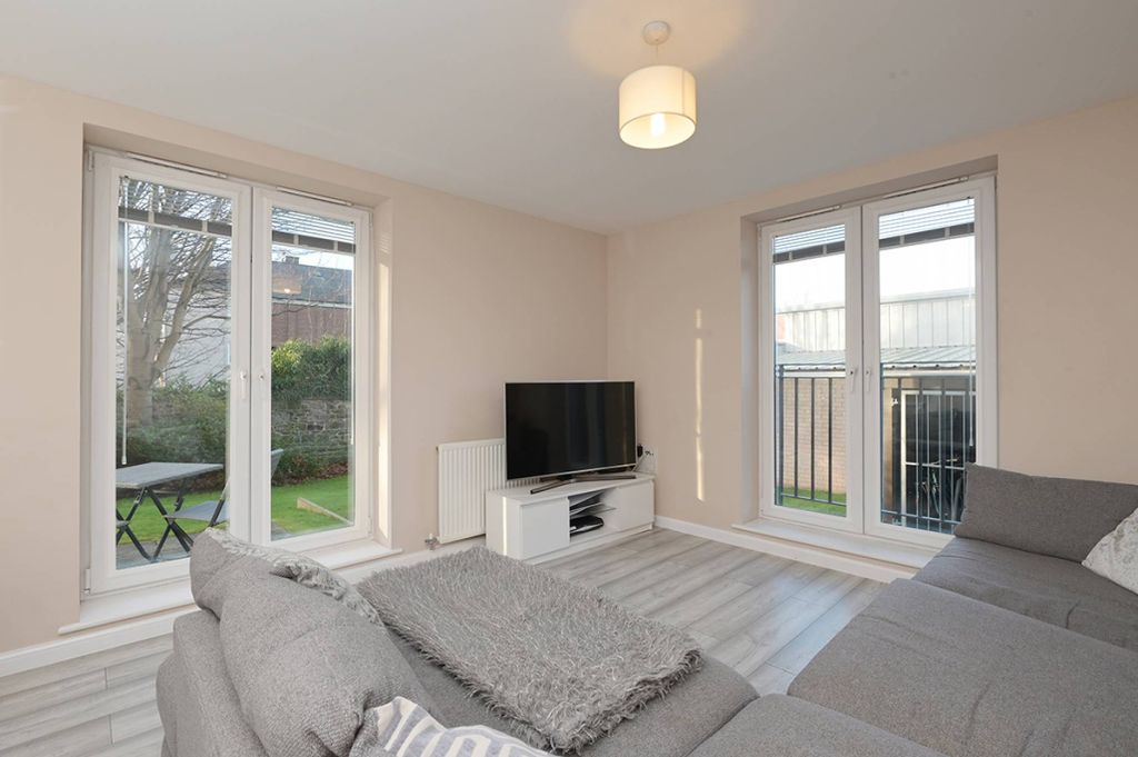 Property photo 2 of 28