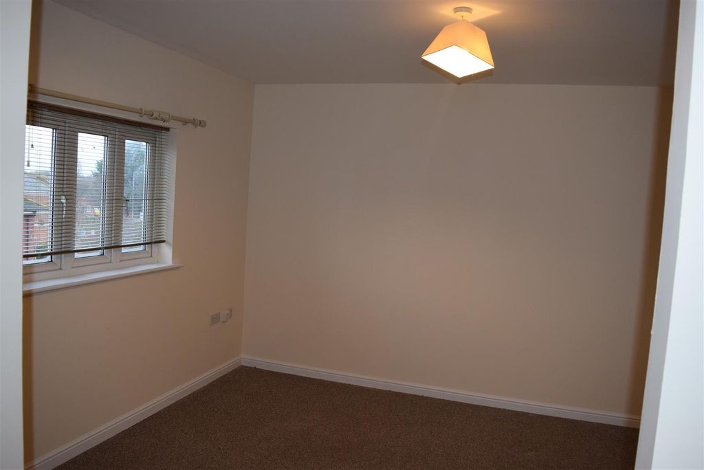 Property photo 2 of 8 Lounge