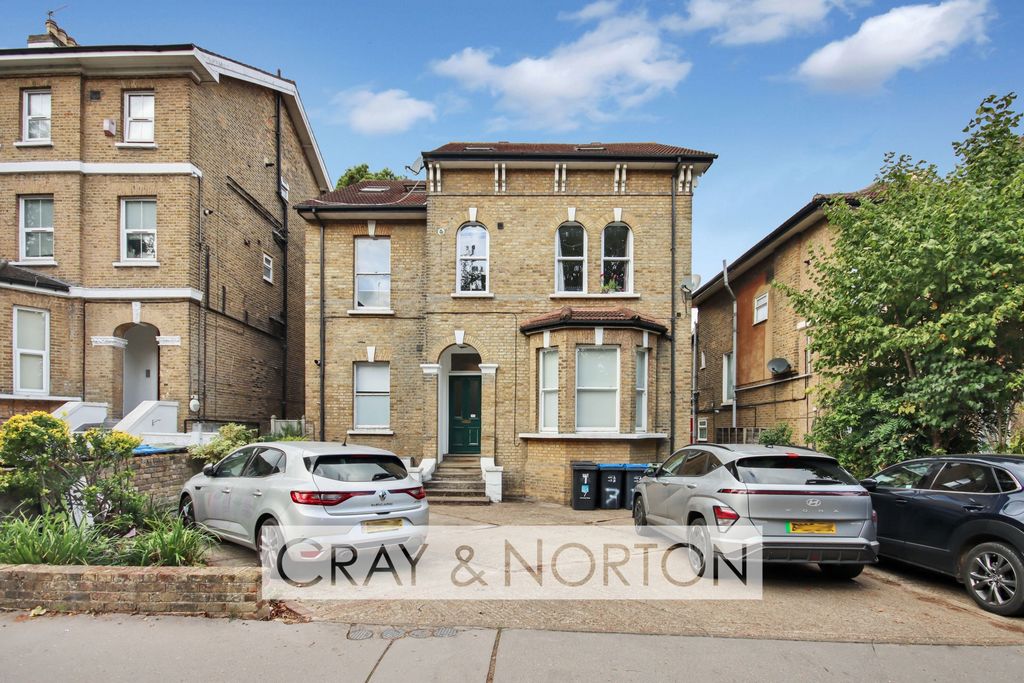 Property photo 1 of 9 Photo 9