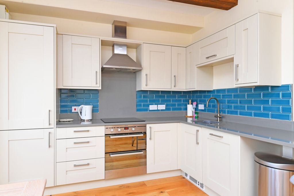 Property photo 2 of 22