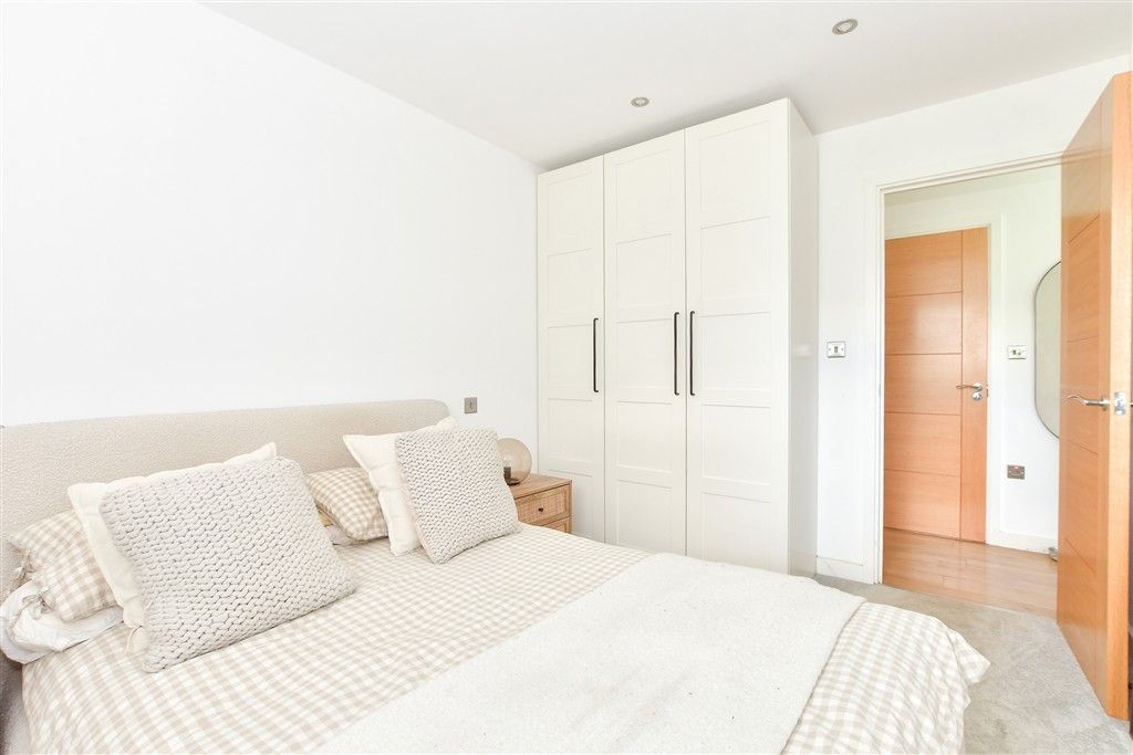 Property photo 3 of 11 Bedroom