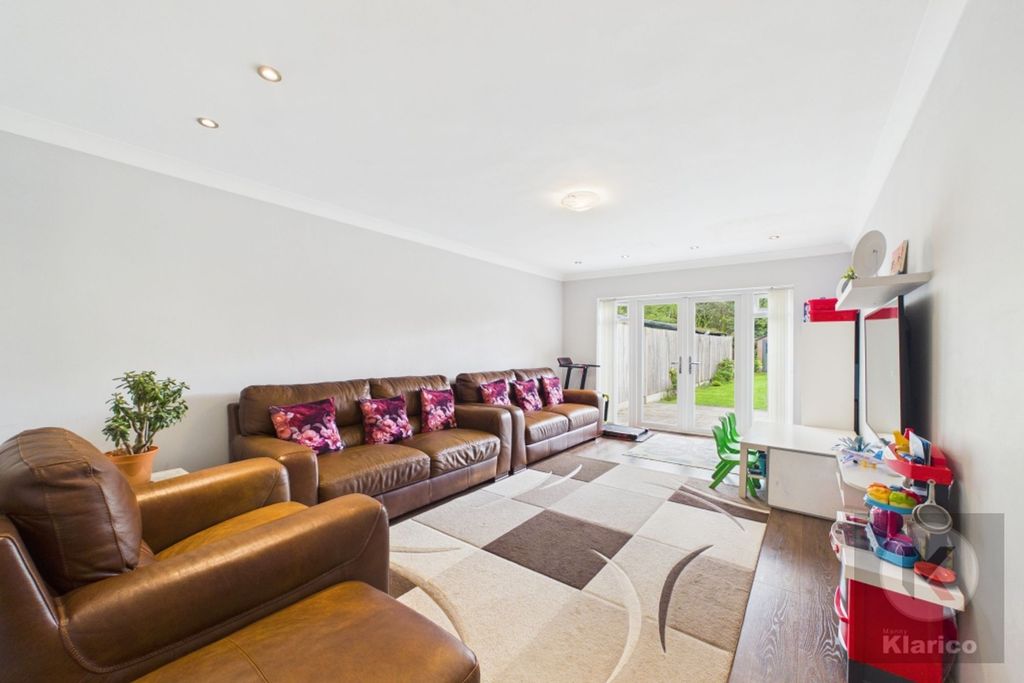 Property photo 2 of 24 Living