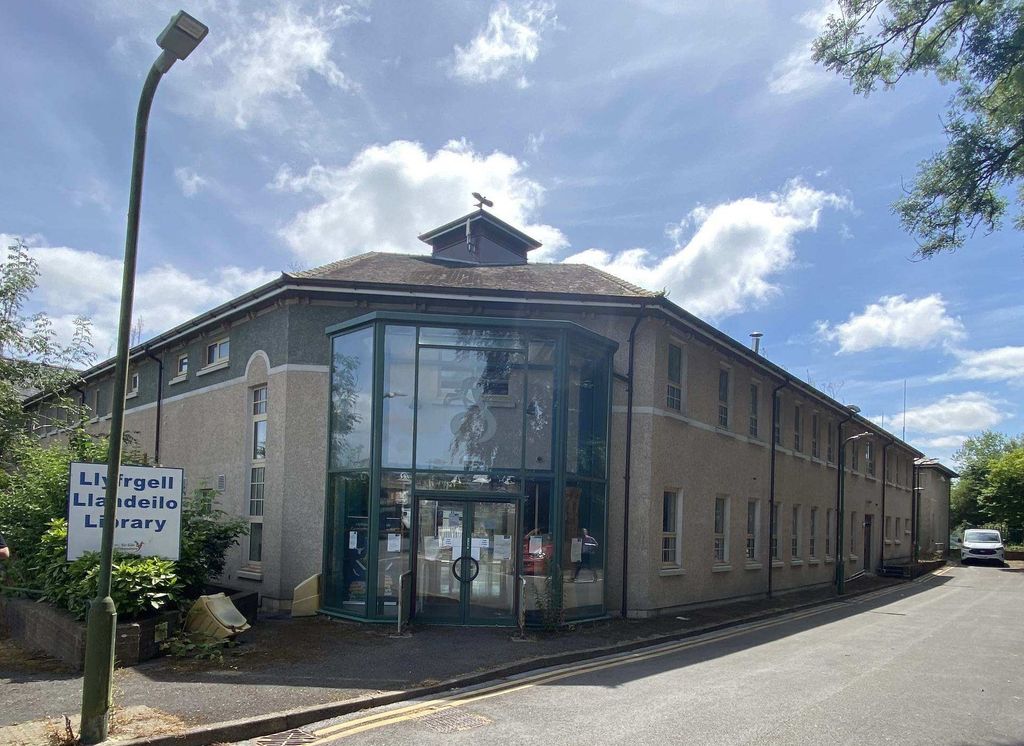 Property photo 2 of 5 Car Park Elevation