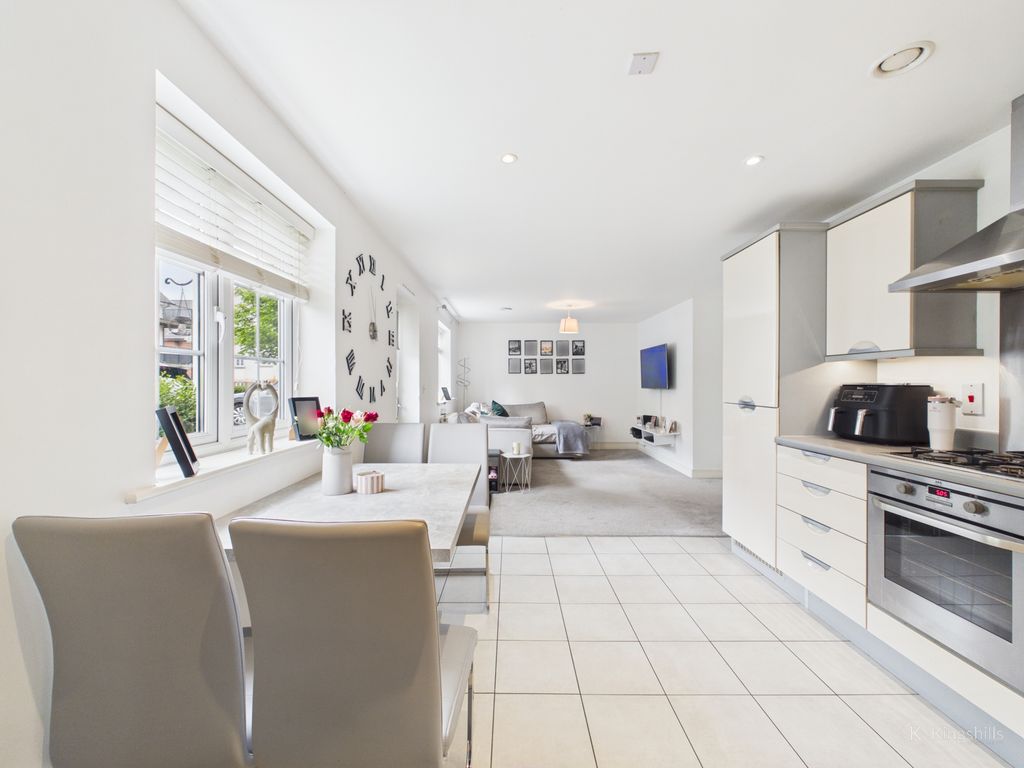 Property photo 2 of 11 Dining