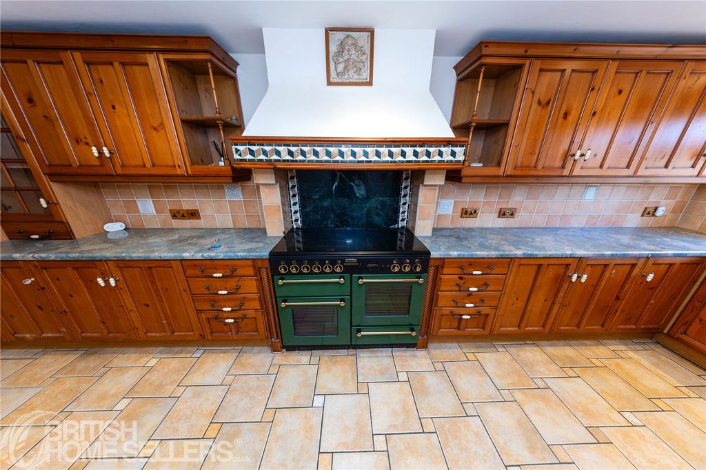 Property photo 3 of 33 Picture No. 09