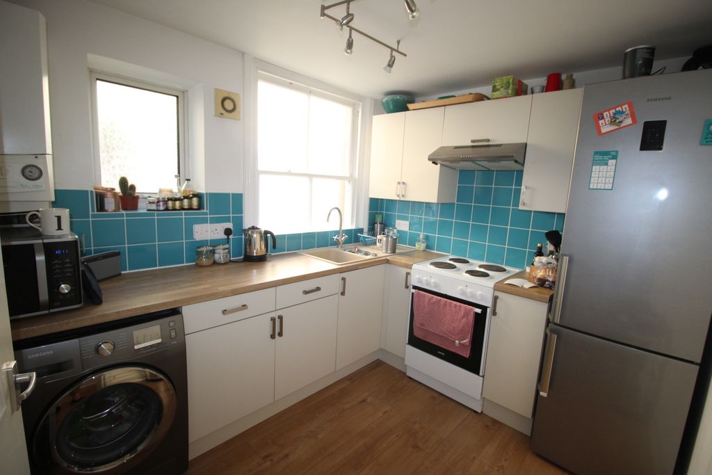 Property photo 2 of 9 Kitchen