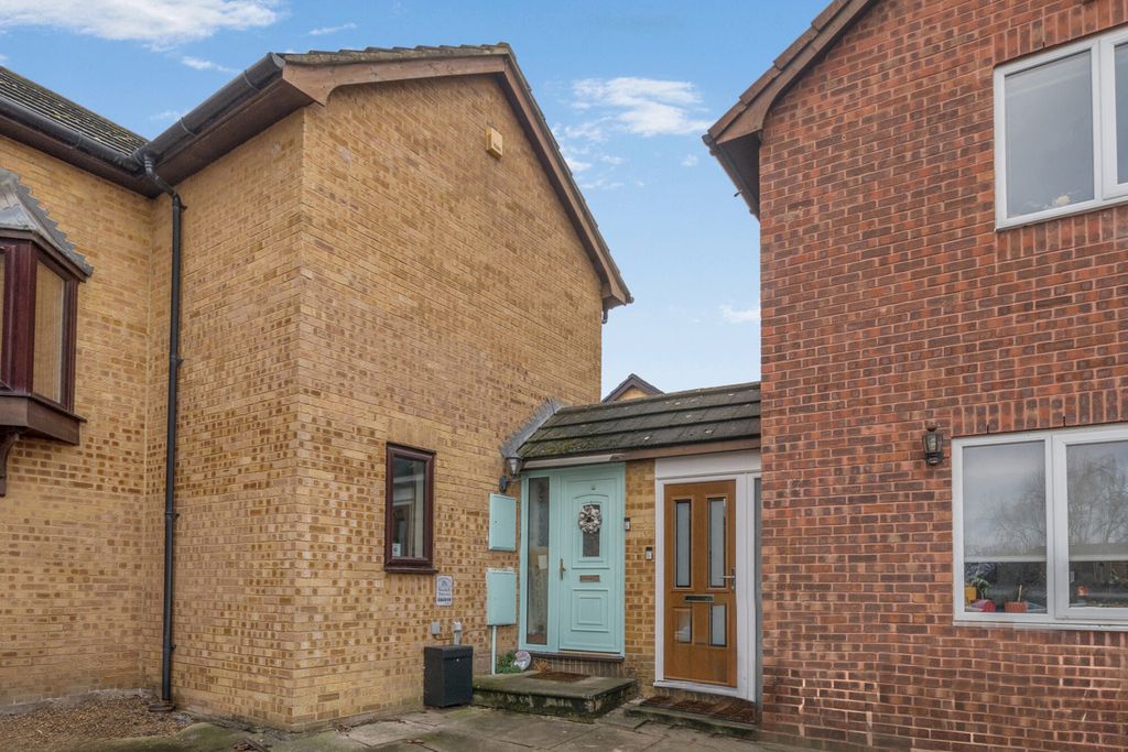 Property photo 1 of 15 External