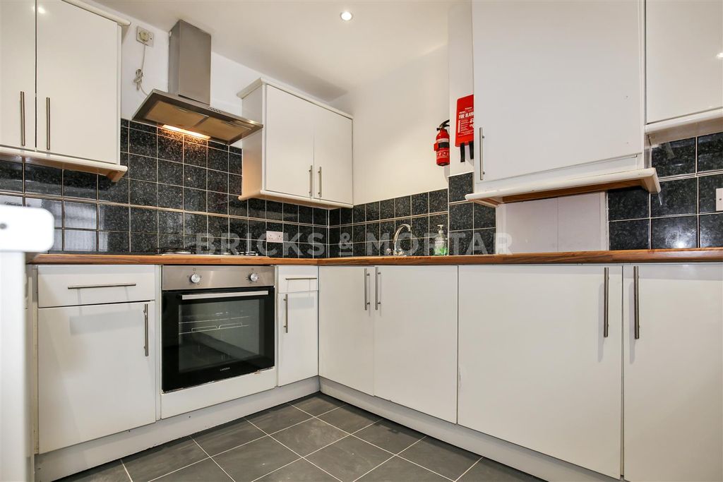 Property photo 2 of 10 Hty1Ngt0Ey8S3v5J.Jpg