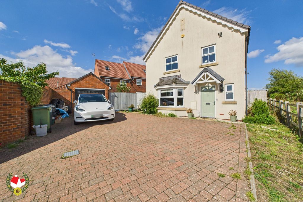 Property photo 1 of 27