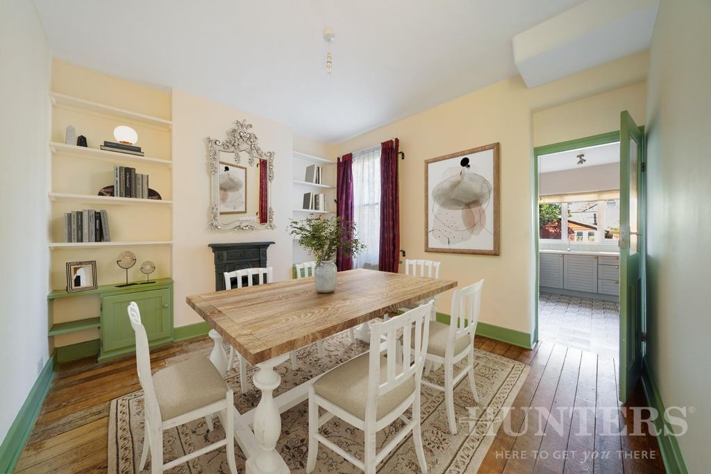 Property photo 2 of 15 190 Shelbourne Road N17 9Yb-3-Virtual Staging.Jpg