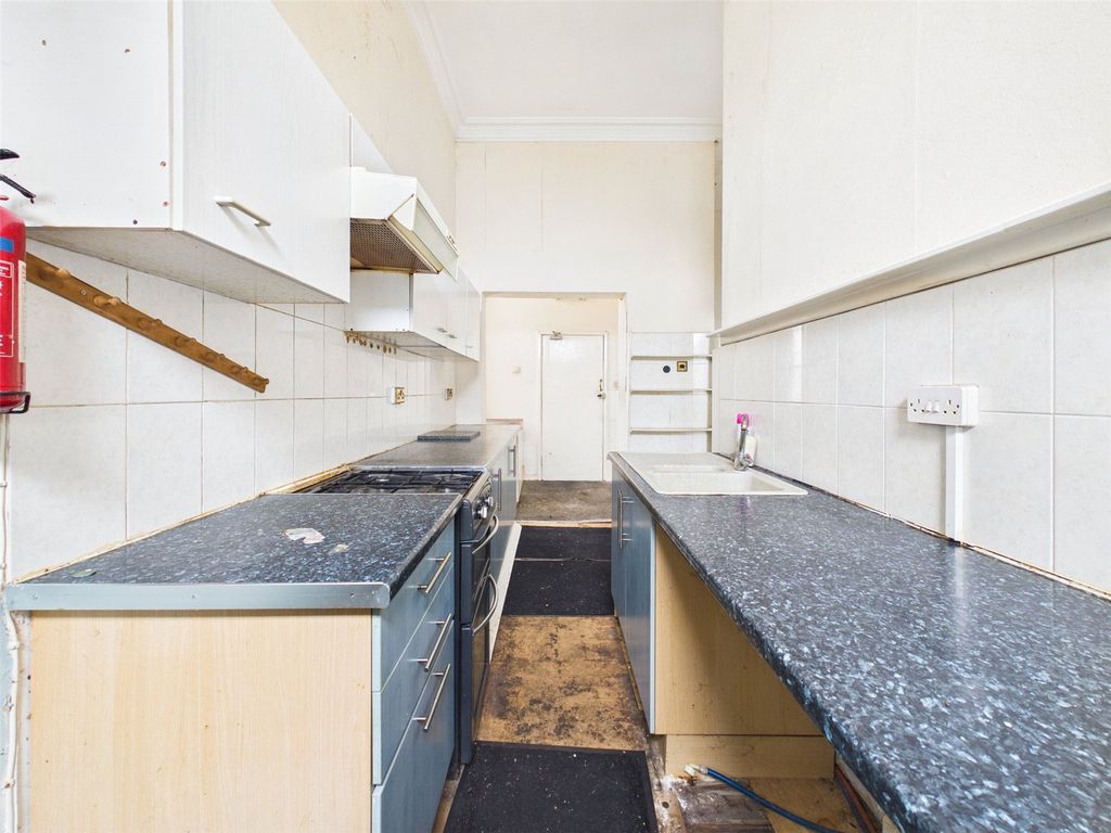 Property photo 2 of 9 Picture No. 22