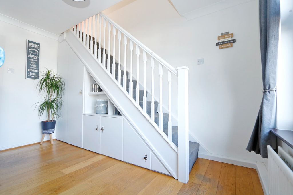 Property photo 3 of 15 4858494