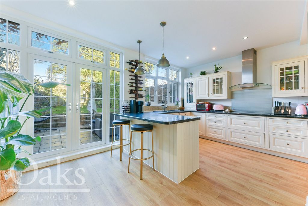 Property photo 1 of 15 Picture No. 13