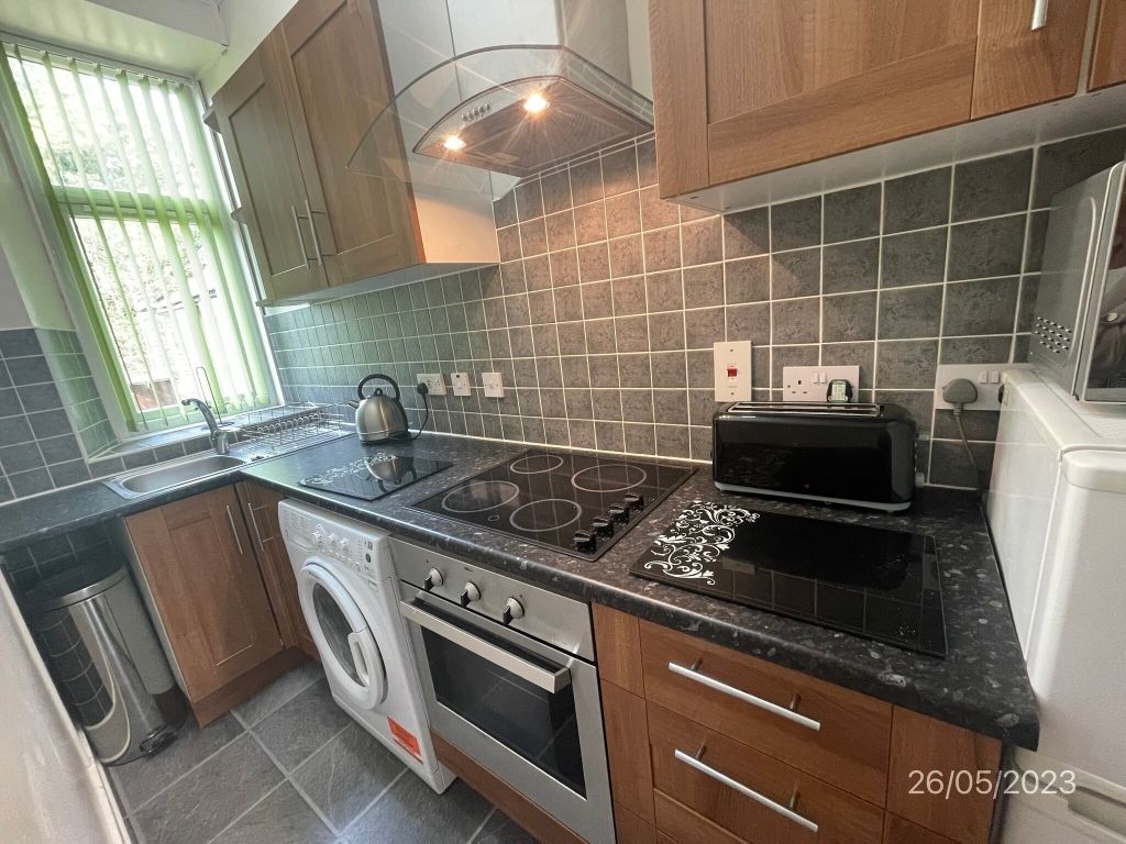 Property photo 2 of 8 Kitchen