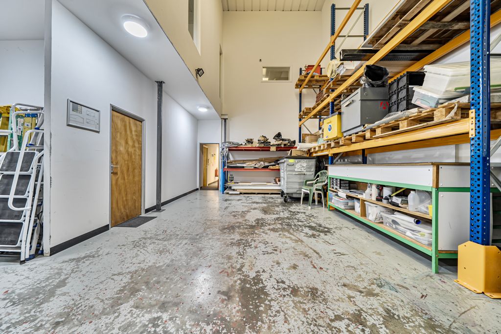 Property photo 3 of 9 Photo 2