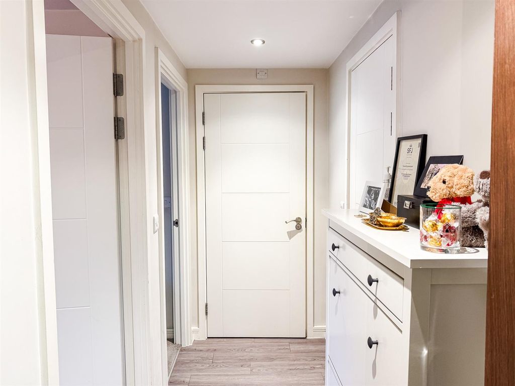 Property photo 3 of 17 Img_2444.Jpg