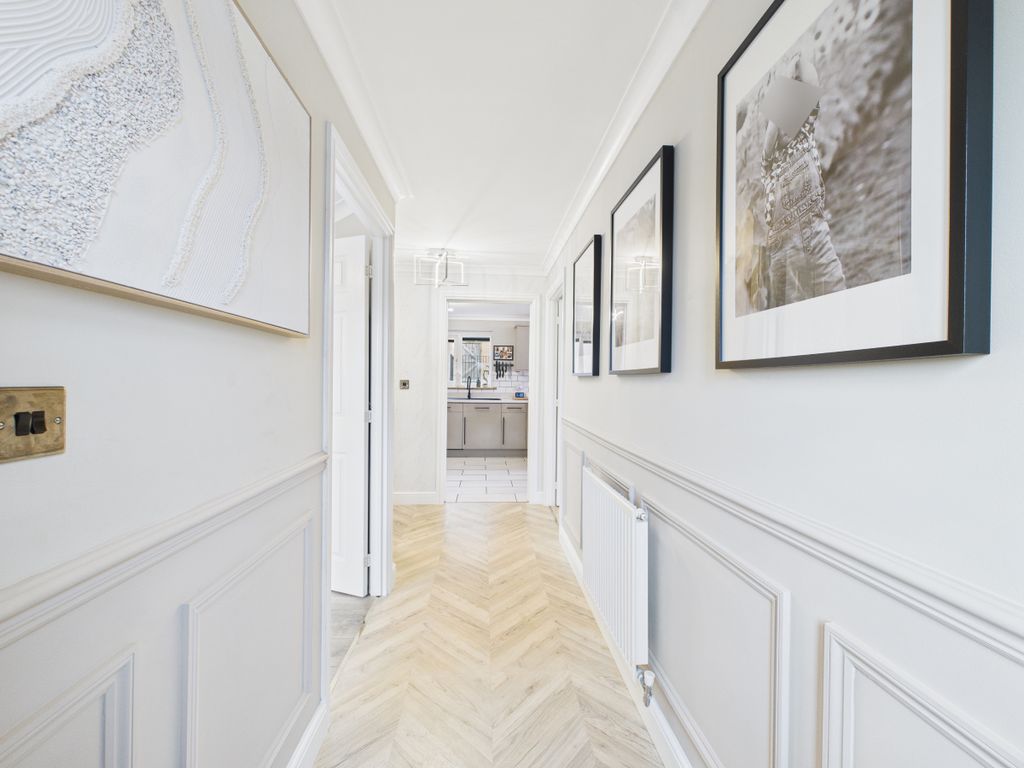 Property photo 2 of 27