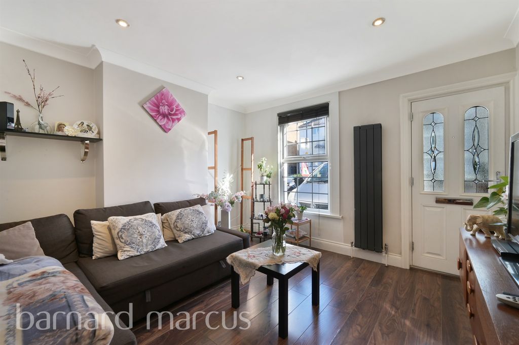 Property photo 1 of 9