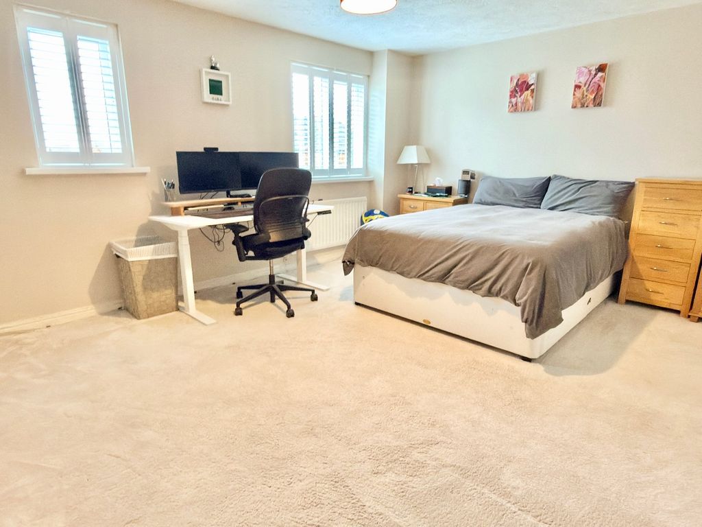 Property photo 3 of 13