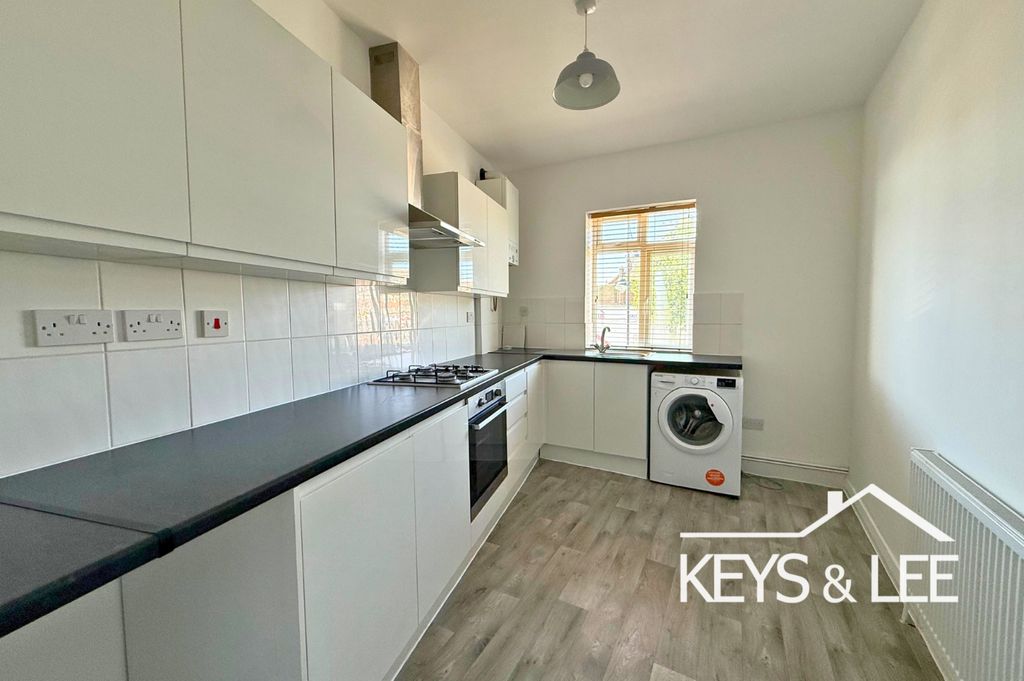 Property photo 3 of 9 5479904
