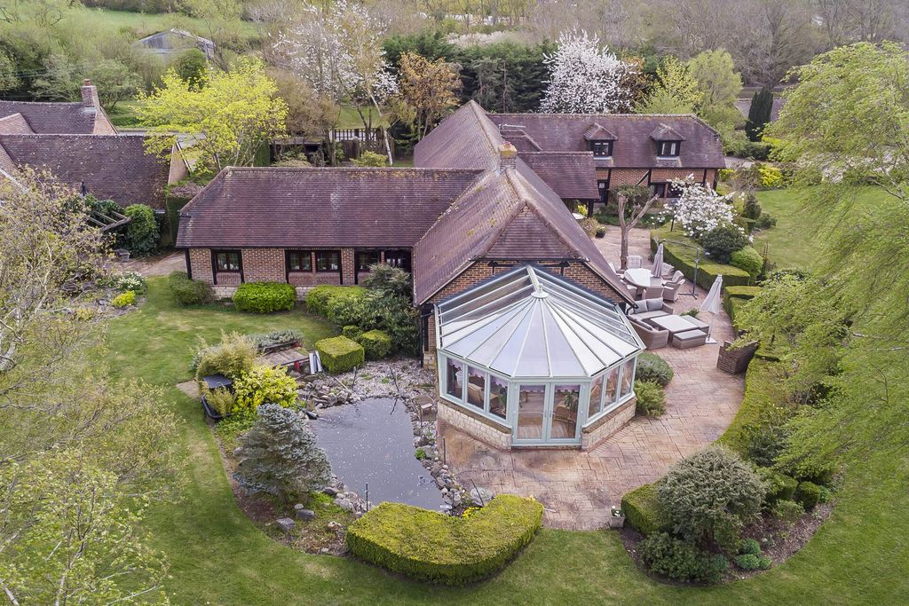 Property photo 2 of 30