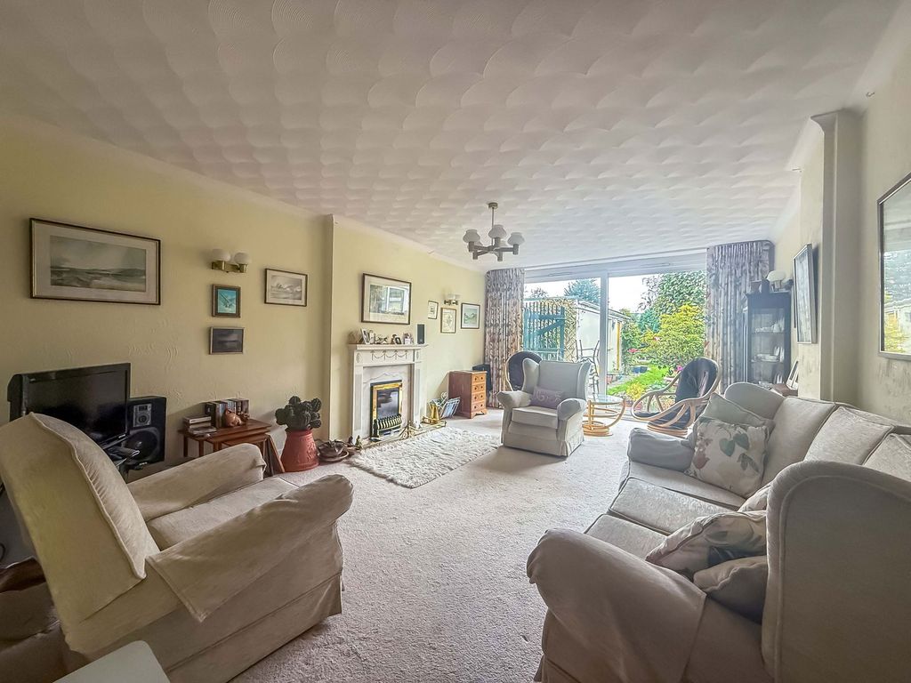 Property photo 2 of 25