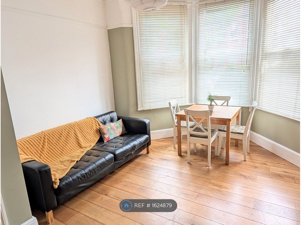 Property photo 3 of 25