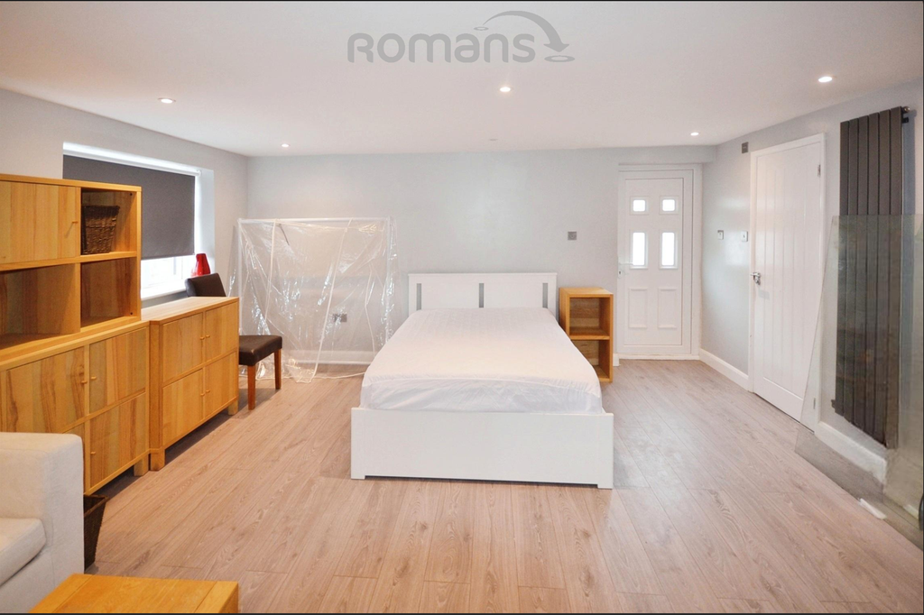 Property photo 2 of 10 4