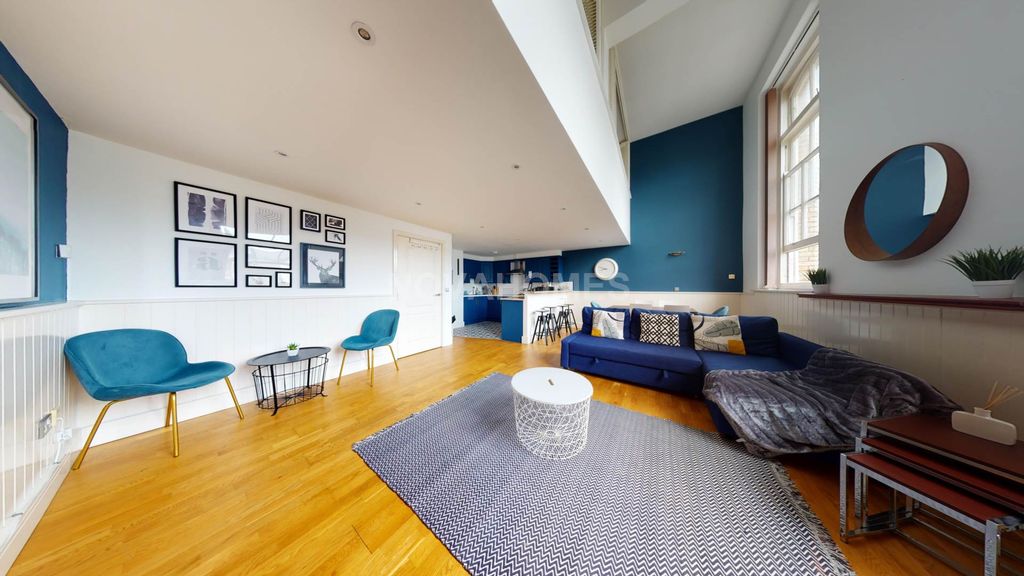 Property photo 3 of 11