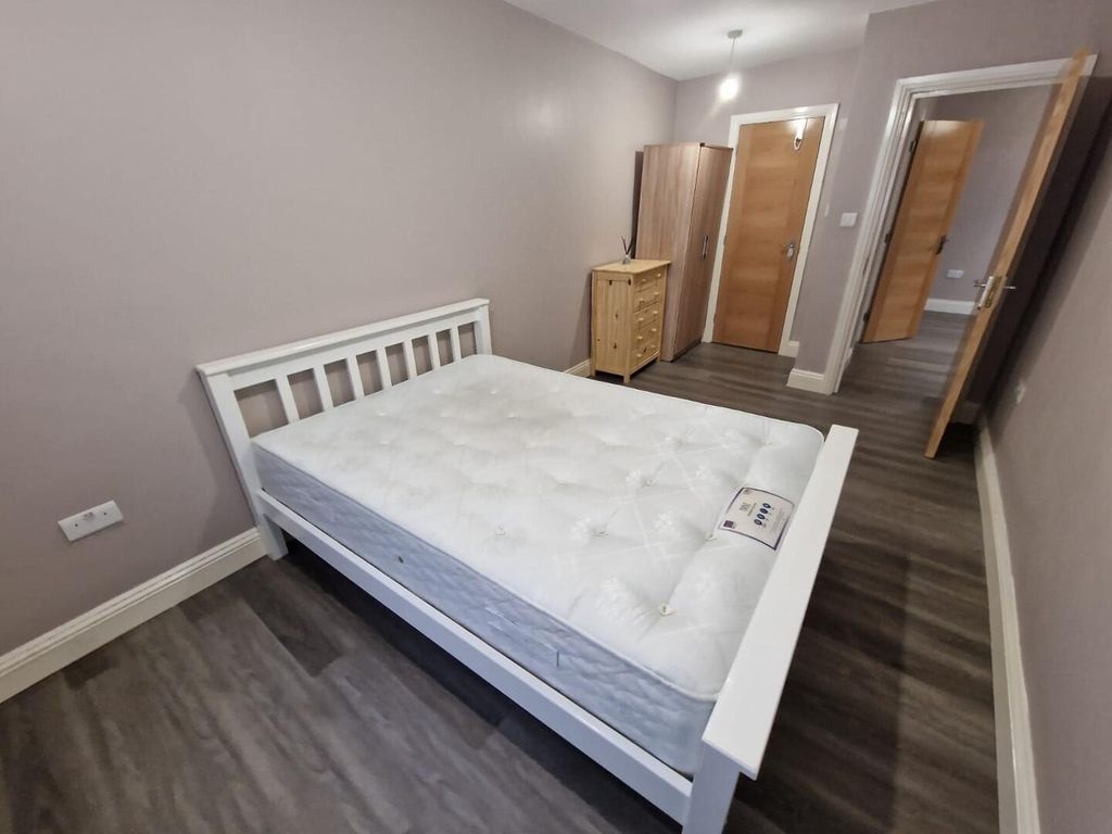 Property photo 1 of 5 Bedroom