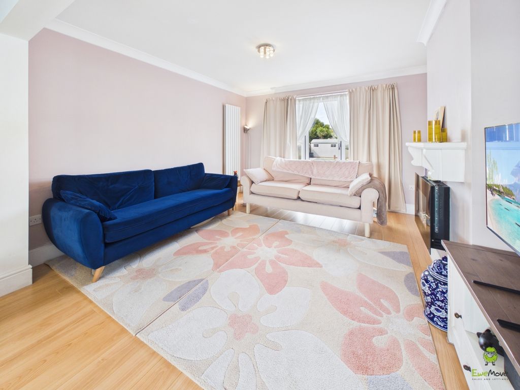 Property photo 3 of 25 Presented By Clinton At Ewemove Bexleyheath And Da