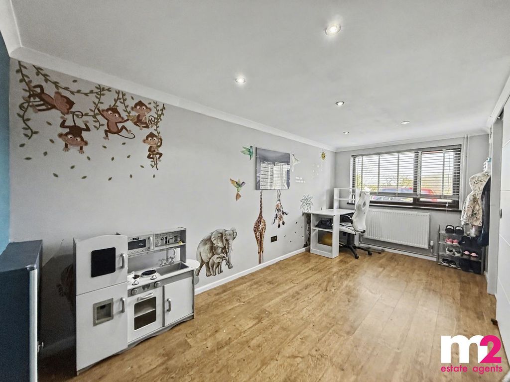 Property photo 3 of 21