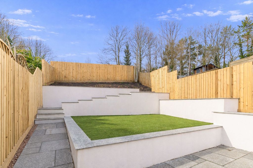 Property photo 2 of 24