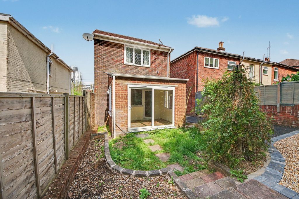 Property photo 3 of 14