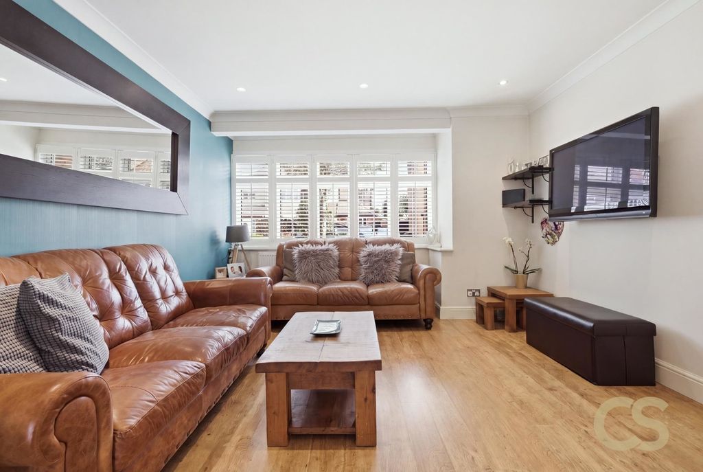 Property photo 2 of 23 5335304