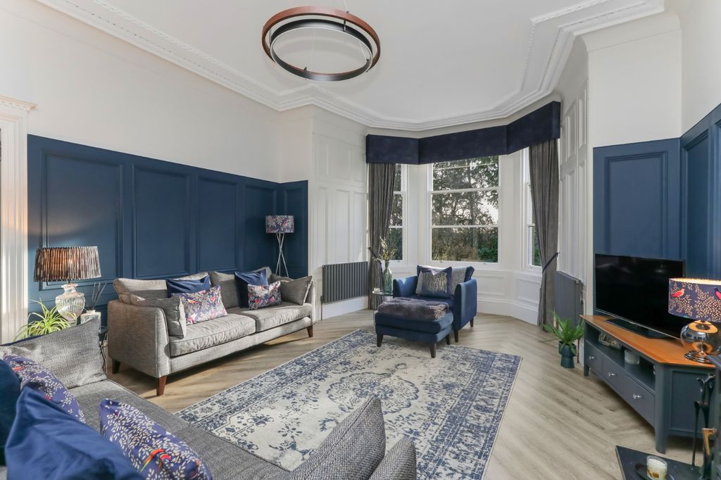 Property photo 3 of 31