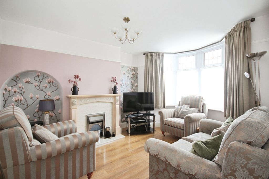 Property photo 2 of 18 Pbox-Img.Jpg