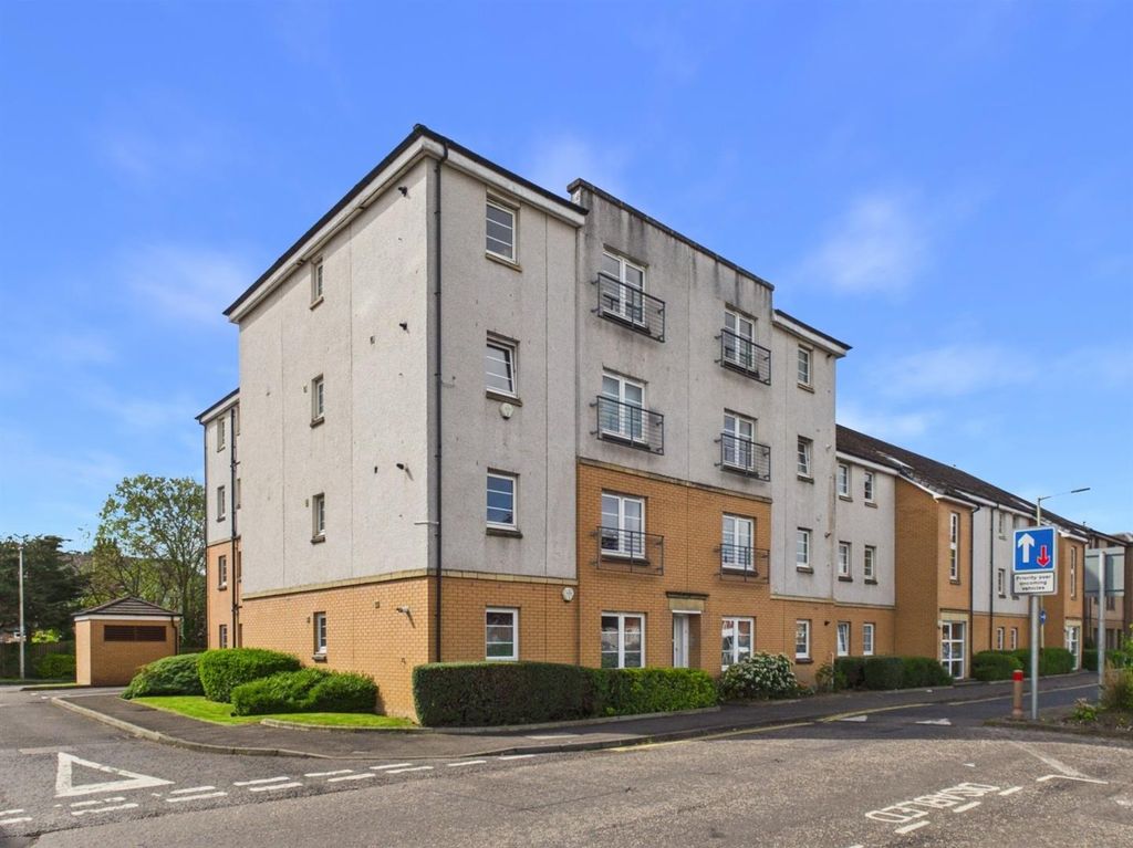 Property photo 3 of 16 Cam03924G0-Pr0037-Still018.Jpg