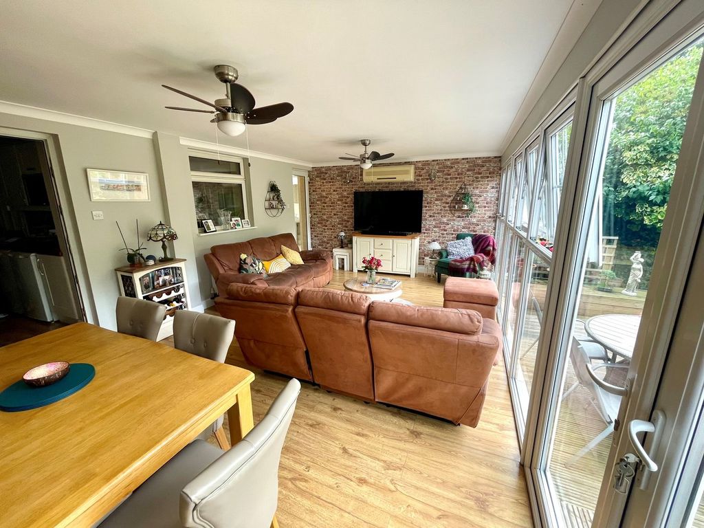 Property photo 3 of 25