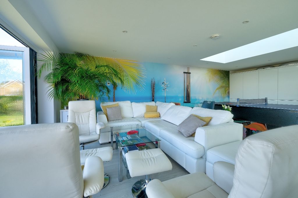 Property photo 3 of 24 Snug Area