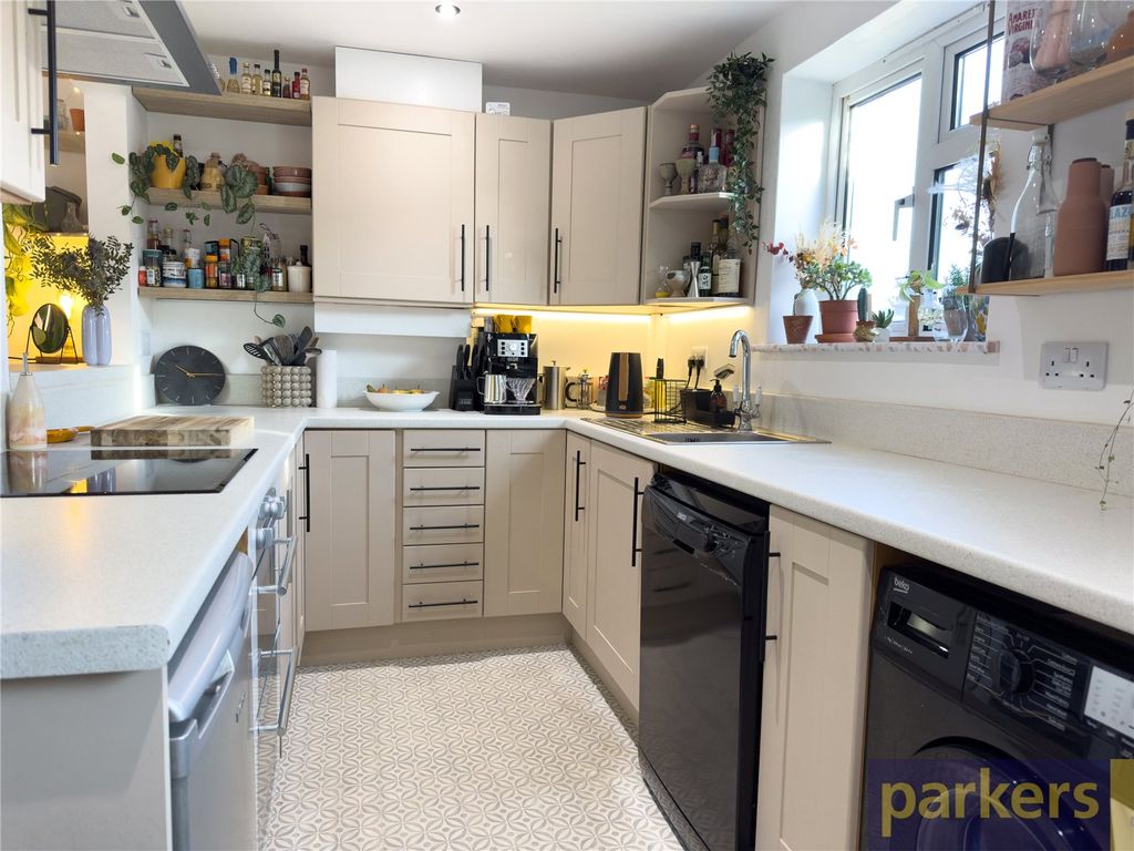 Property photo 3 of 16 Picture No. 11