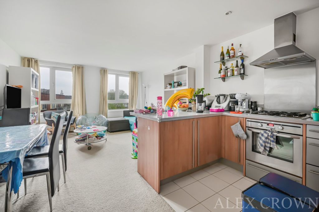 Property photo 2 of 10