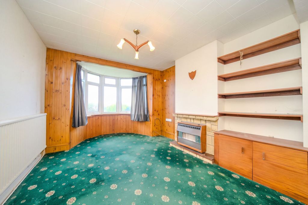 Property photo 3 of 25