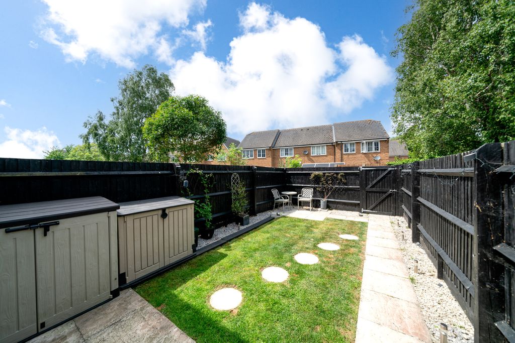 Property photo 2 of 14 15-Timms-Close-2