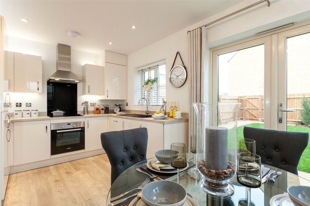 Property photo 2 of 8 Kitchen/Dining