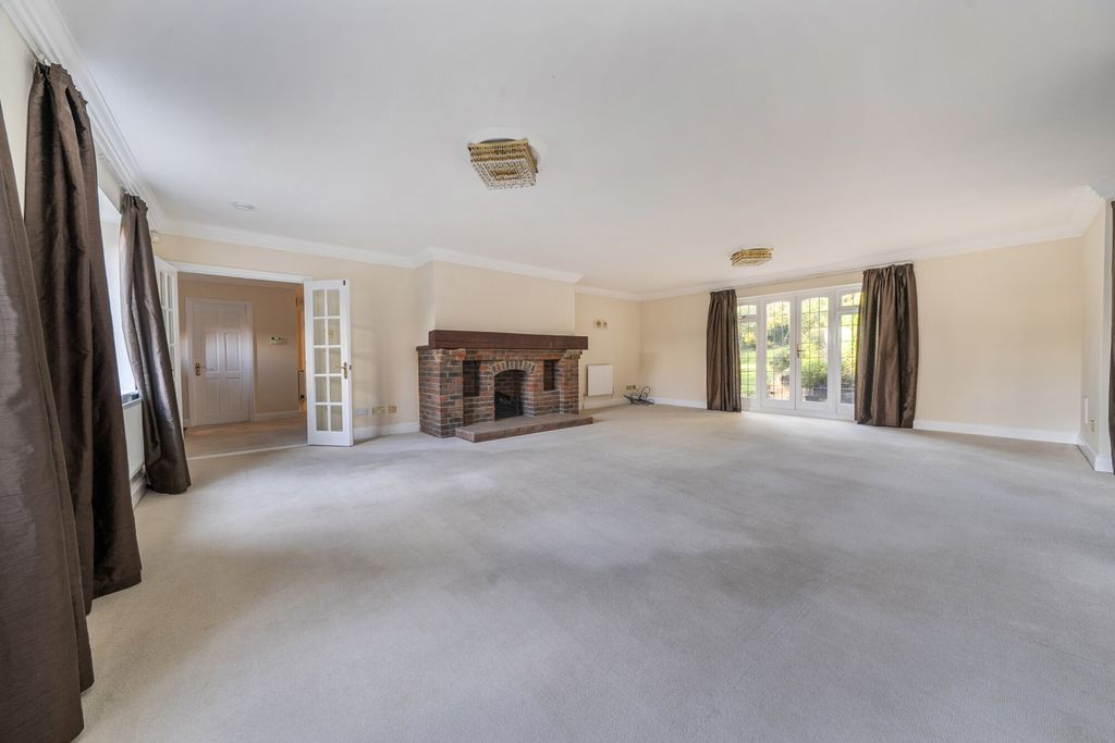 Property photo 3 of 30 1384739-15-6925A9...