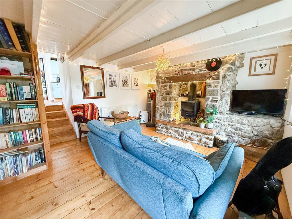 Property photo 3 of 18