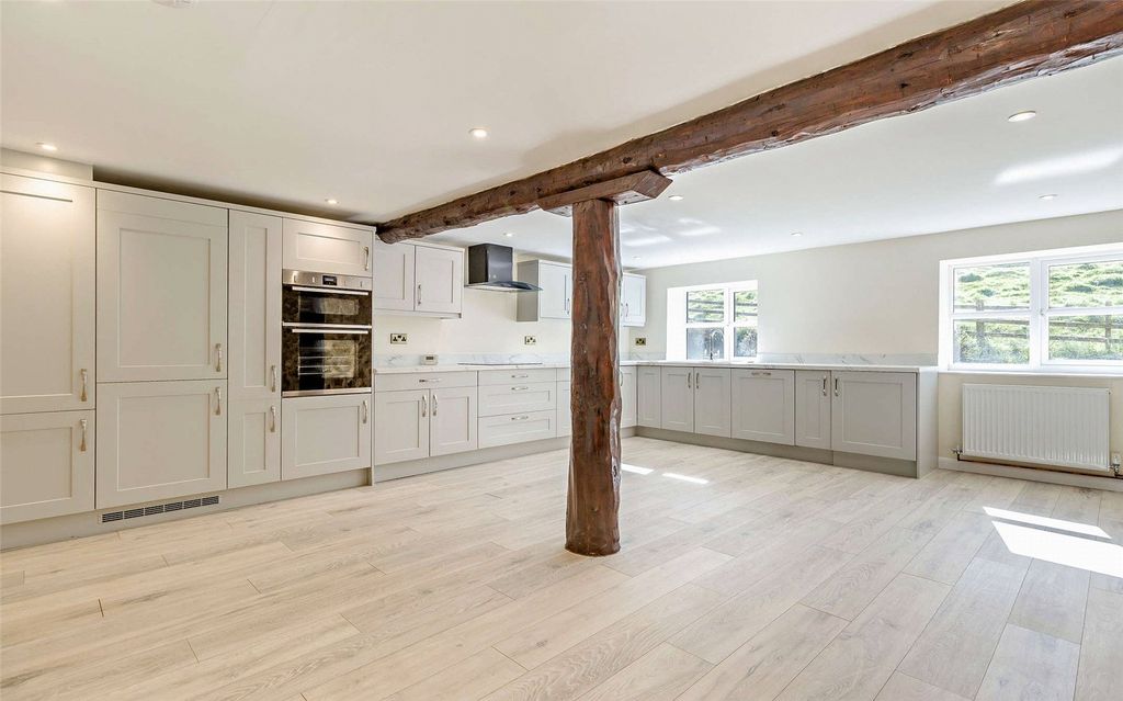 Property photo 2 of 17 Kitchen/Dining Room