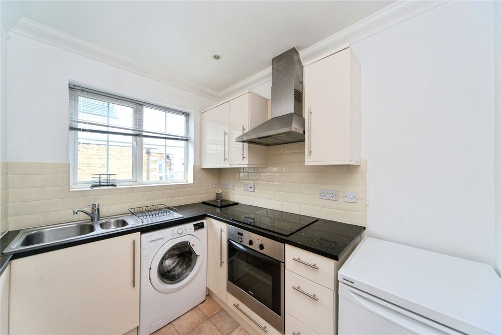 Property photo 3 of 18 Picture No. 09