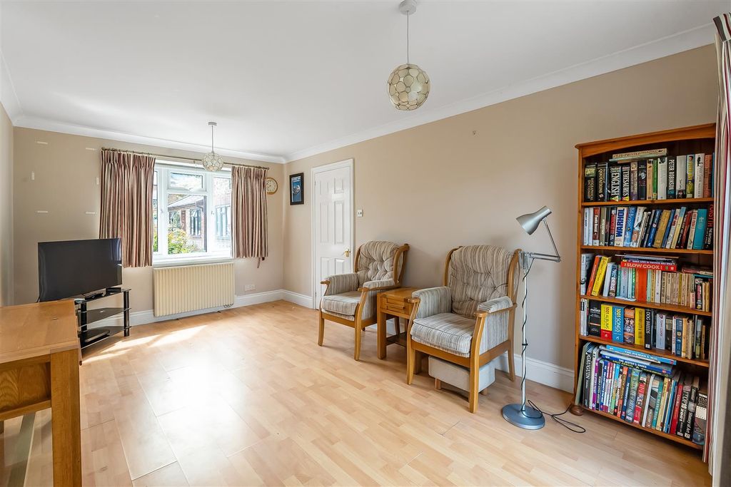 Property photo 3 of 17 3-Portland-House-Mews-2.Jpg